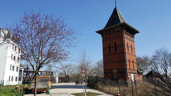 der Wasserturm an der Hubbrücke